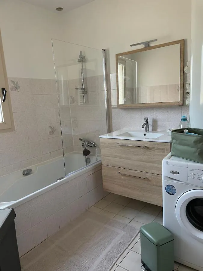 Gite Milin A Sizun Hebergement Confortable Pour 7 Pers 0*,  France